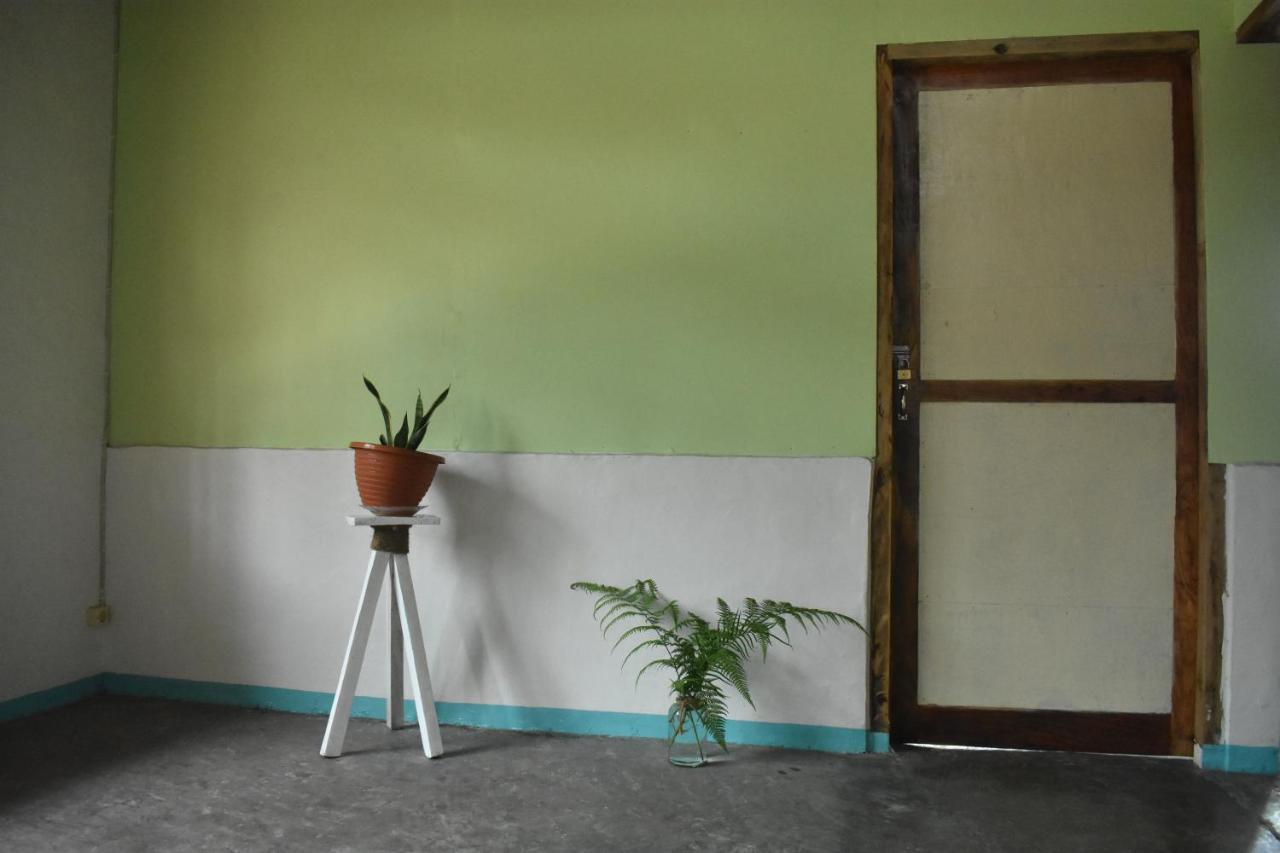 Mama'S Homestay Ruteng Esterno foto