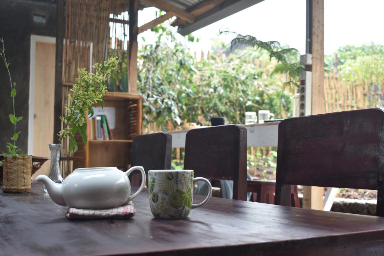 Mama'S Homestay Ruteng Esterno foto