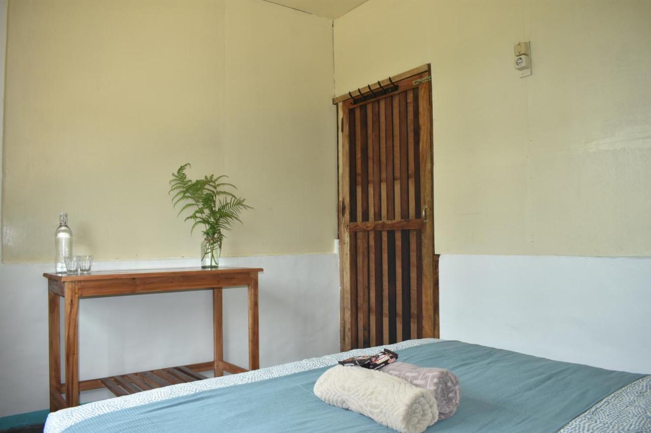 Mama'S Homestay Ruteng Esterno foto